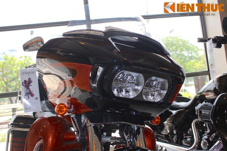 Harley Road Glide Ultra CVO gia gan 2 ty tai Viet Nam-Hinh-3